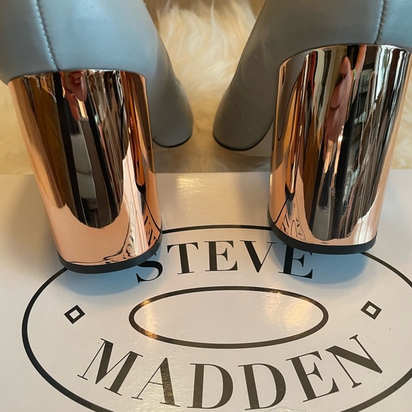 NWT. Grey pumps with shiny rose gold block heel. Sz 9. Never worn! - Picture 4 of 10